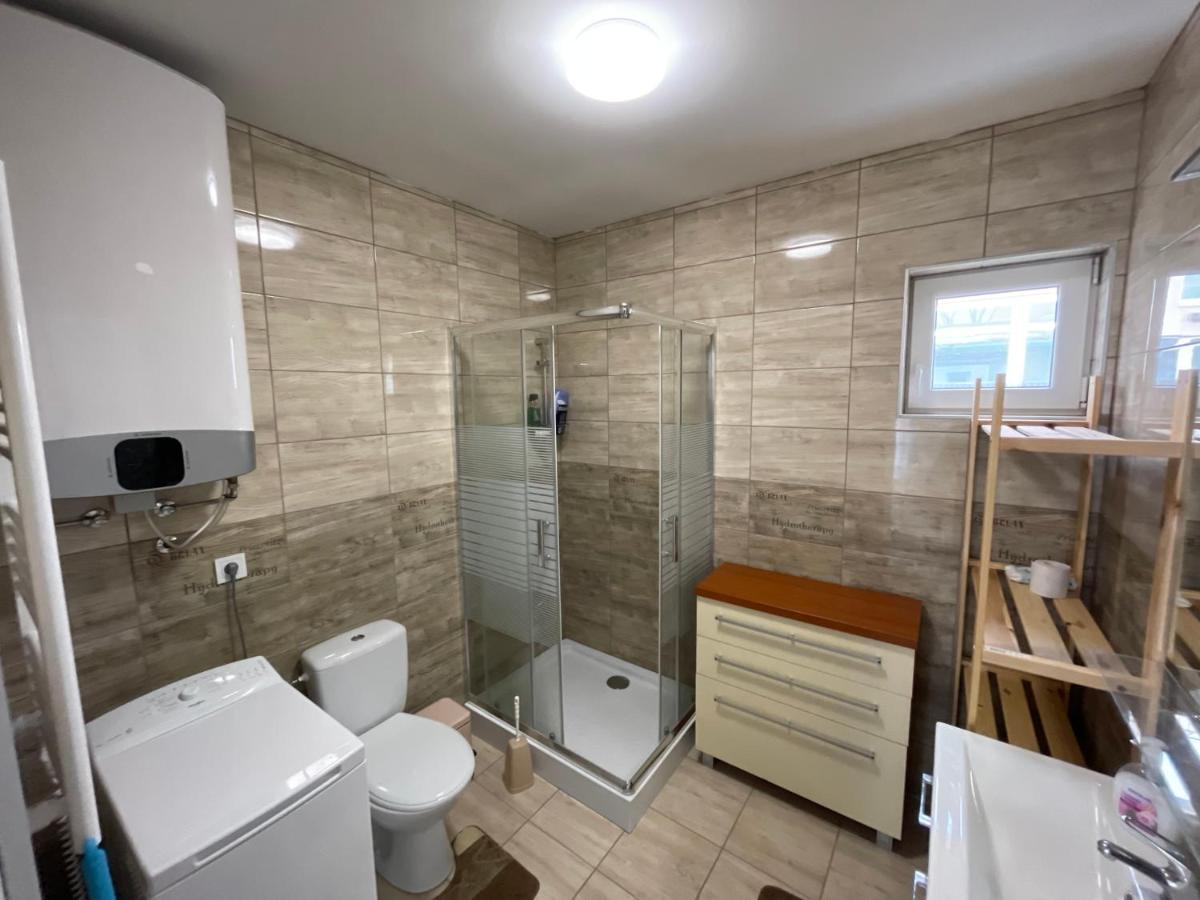 Sorrento Deluxe Apartment - Jacuzzi Шиофок Экстерьер фото